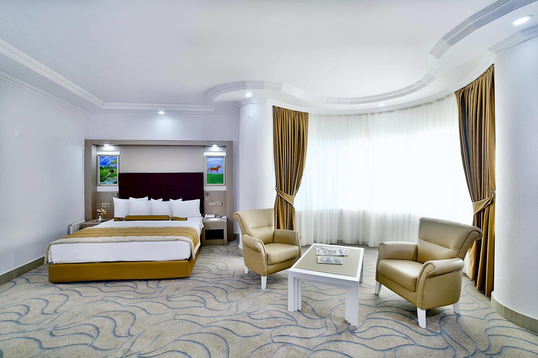 Elazig Marathon Hotel ภายนอก รูปภาพ